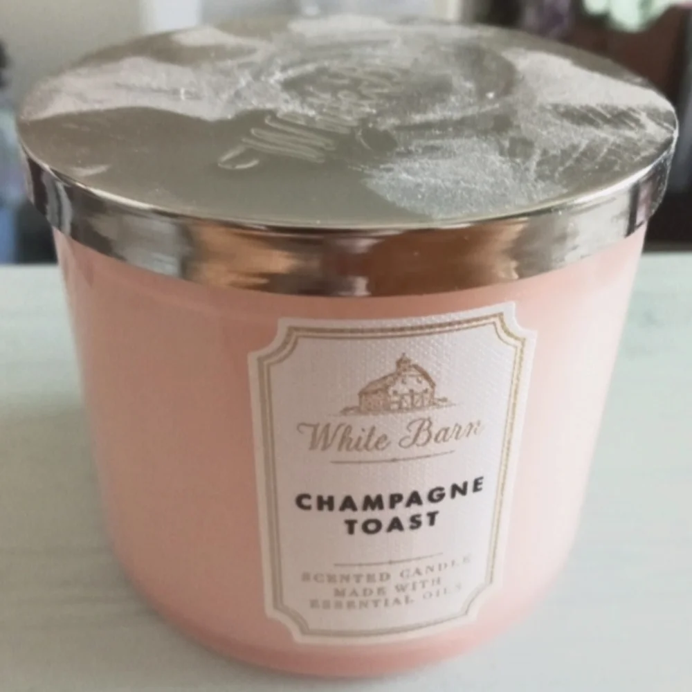 New Bath and body works champagne toast 3 wick candle